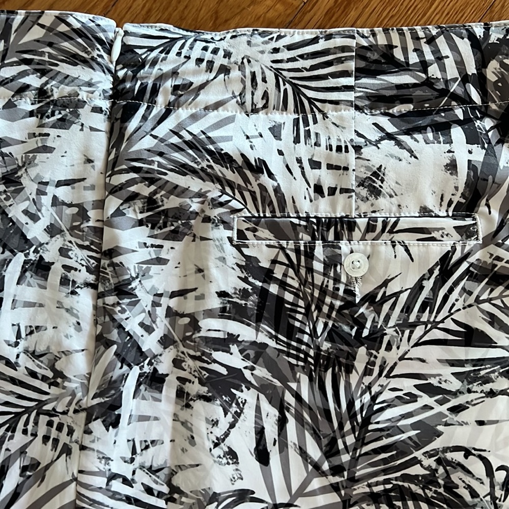ONE BRAND NEW SKORT AND ONE PAIR OF SHORTS - Picture 6 of 9